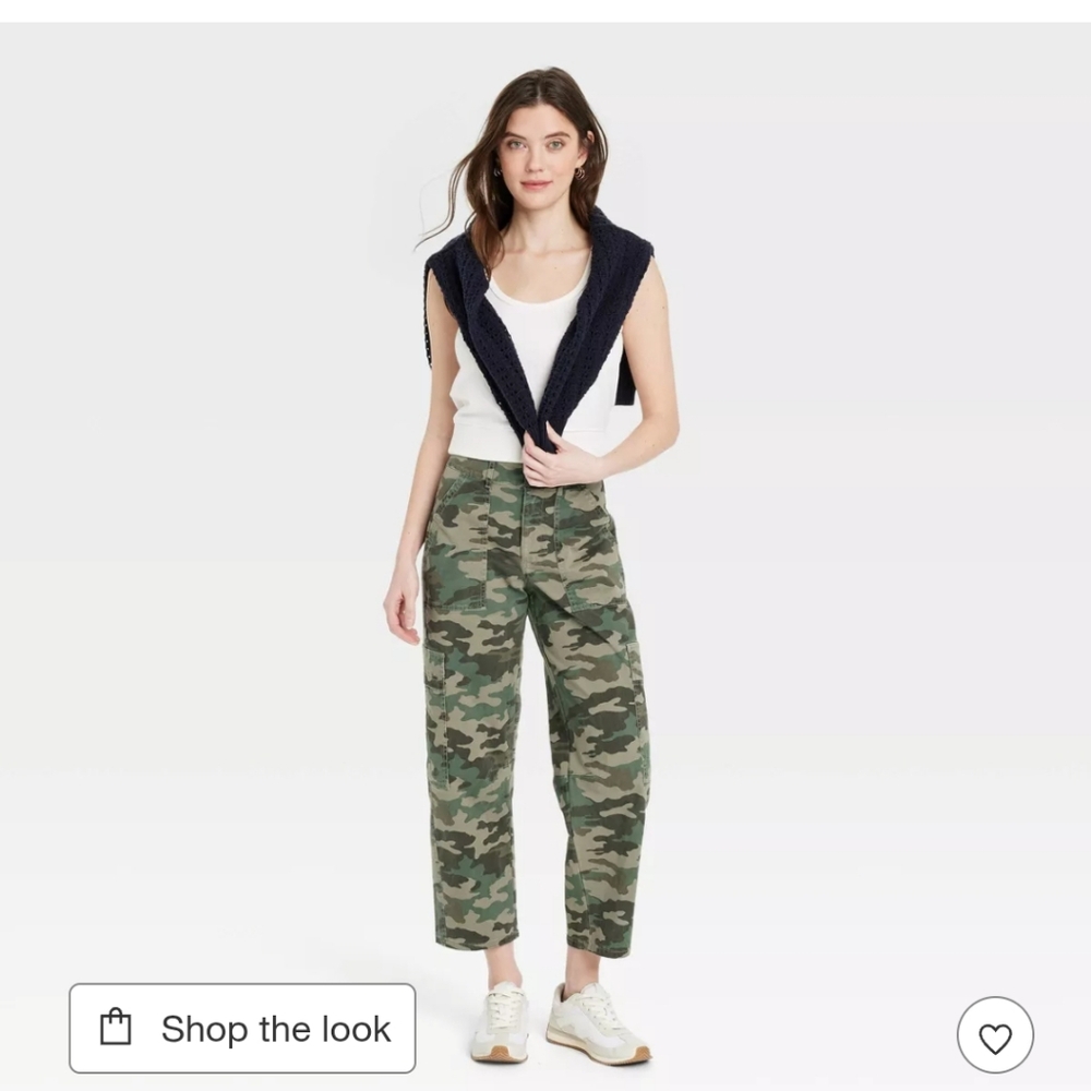 Universal Thread camouflage cargo Barrel pants